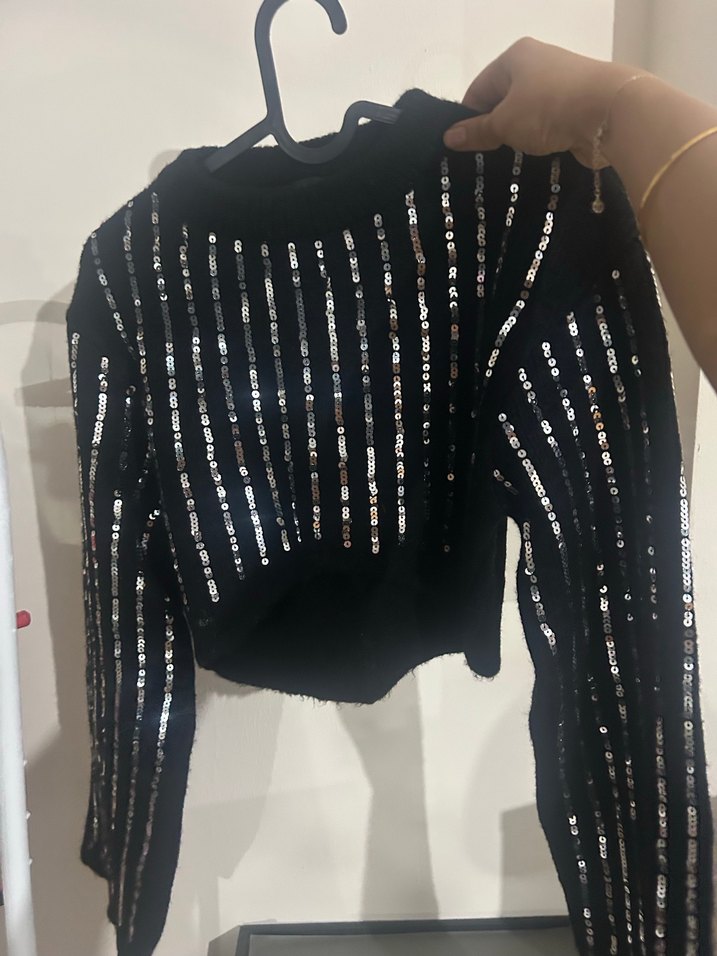 Uzun Kollu Siyah Parlak Çizgili Triko Bluz - Görsel 2