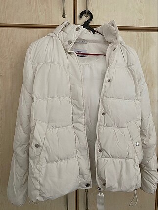 Bershka beyaz şişme mont