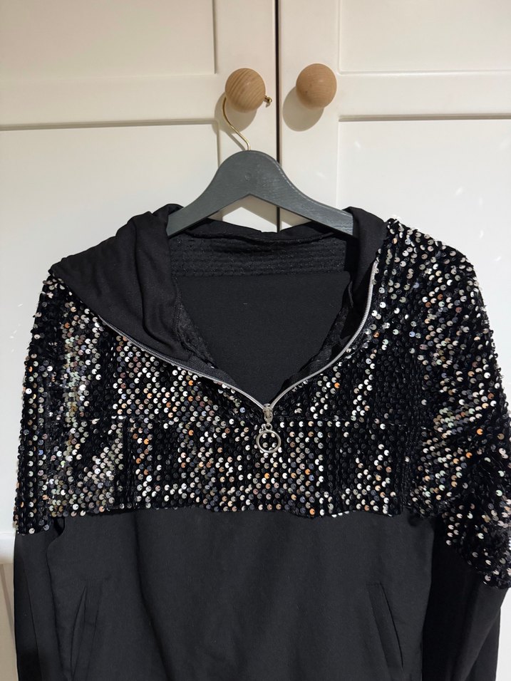 Kadın Siyah Payetli Kapüşonlu Sweatshirt - Görsel 2