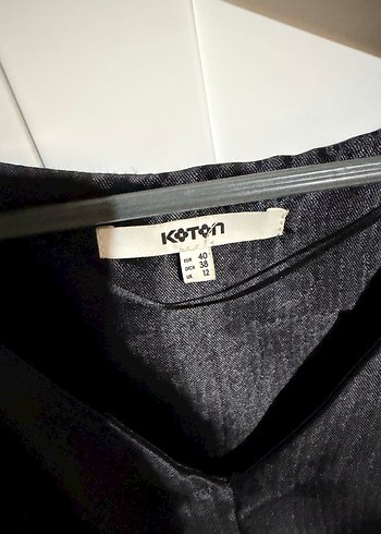 Siyah V Yakalı Fırfırlı Kadın Bluz - Görsel 2