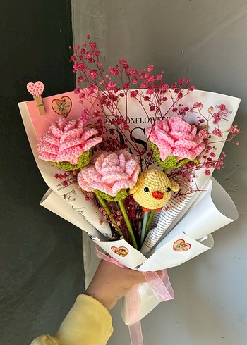 Pembe El Yapımı Örgü Çiçek Buketi