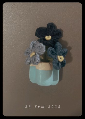 Örgü çiçekli magnet