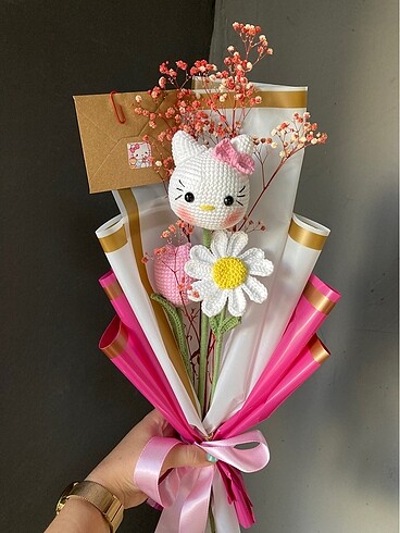 Hello kitty çiçek buketi