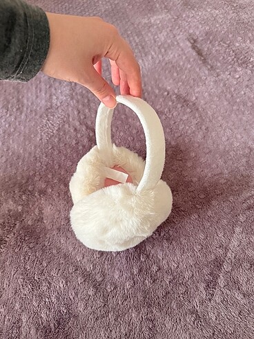 Zara Peluş kulaklık