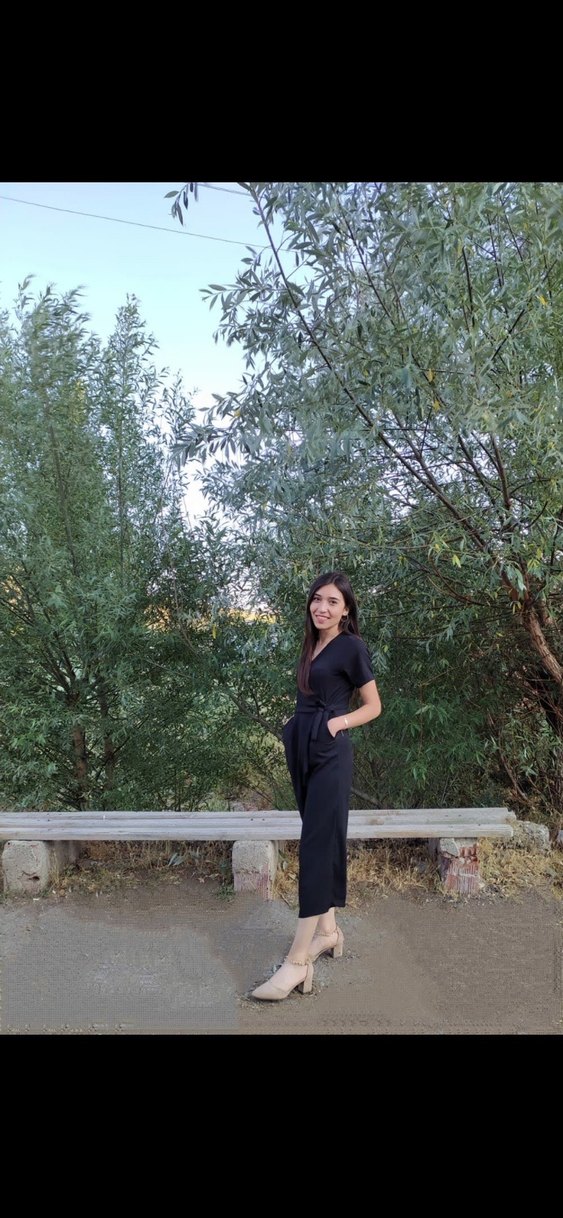 Siyah V Yaka Kısa Kollu Uzun Tulum - Görsel 4