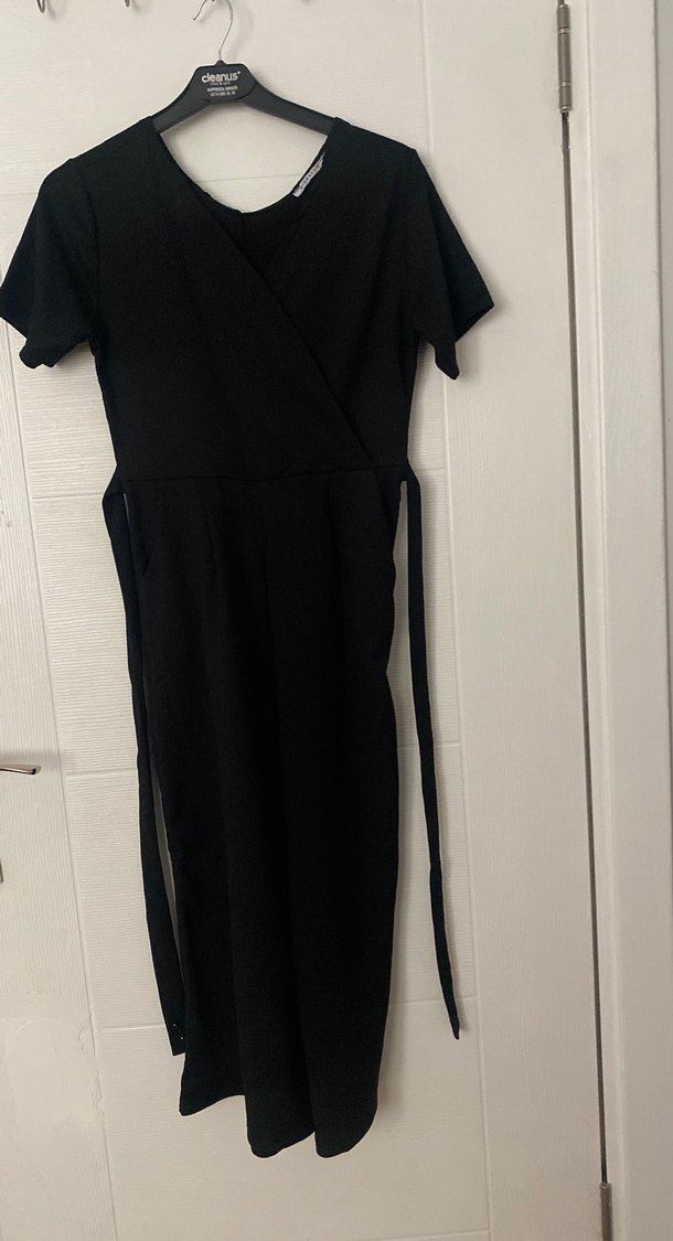 Siyah V Yaka Kısa Kollu Uzun Tulum - Görsel 3