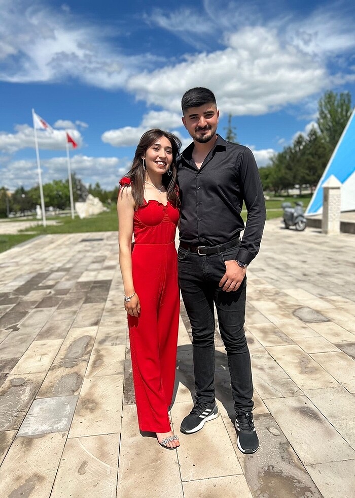 Kırmızı tulum - Görsel 4