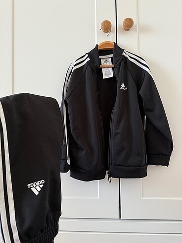 Adidas çocuk eşofman takımı
