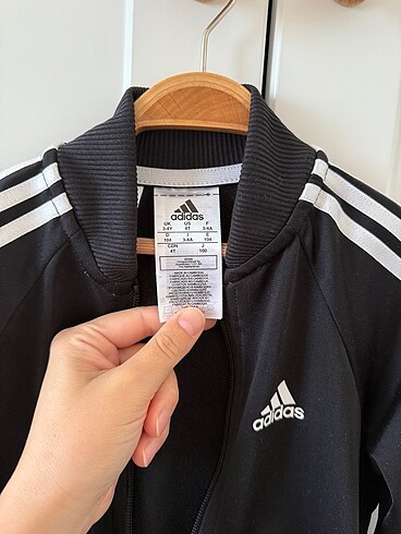 4 Yaş Beden Adidas çocuk eşofman takımı
