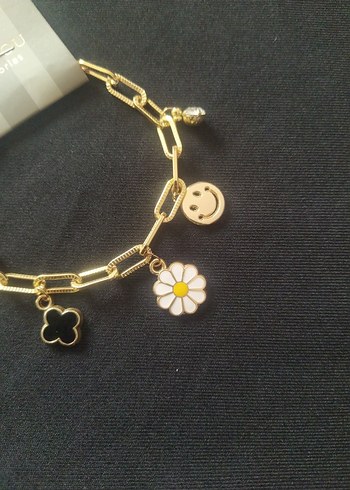 Altın Renk Zincir Detaylı Çiçekli Bileklik - Görsel 2