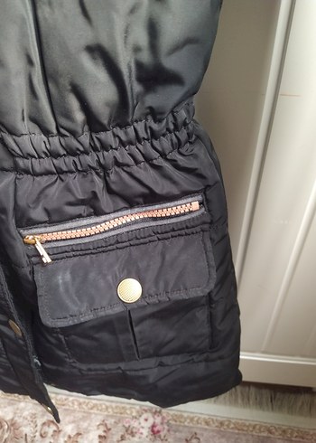 Kız Çocuk Siyah Kürklü Kemerli Mont - Görsel 4