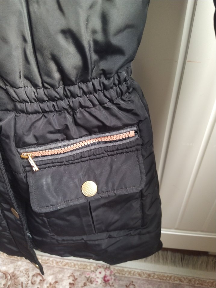 Kız Çocuk Siyah Kürklü Kemerli Mont - Görsel 4