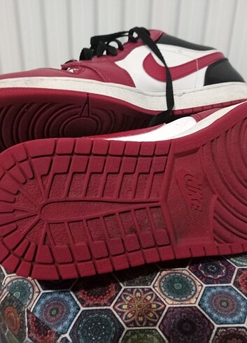 tek ebat Beden kırmızı Renk Nike Air Jordan 1 low bulls 47 numara 