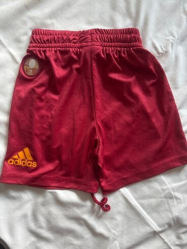 5 Yaş Beden Galatasaray şortu