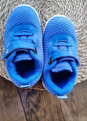 24 Beden mavi Renk 24 Numara spor ayakkabı