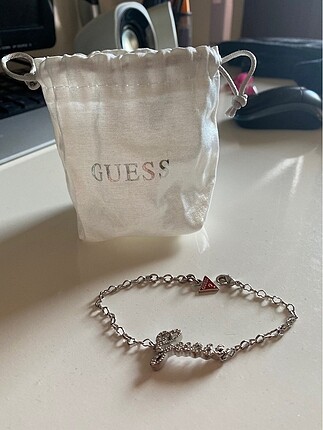 GUESS BİLEKLİK