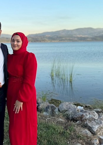 Uzun Kollu Kırmızı Tesettür Elbisesi