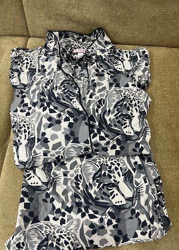 xl Beden Düğmeli Gri Desenli Kadın Pijama Takımı