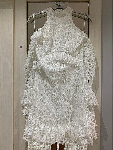 38 Beden beyaz Renk Volan detaylı dantel elbise