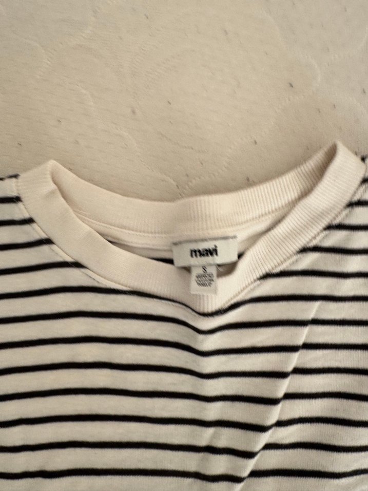 Crop çizgili mavi tişört - Görsel 2