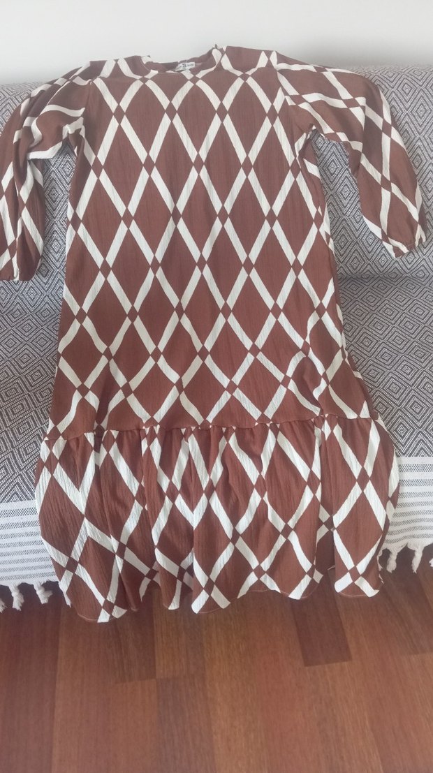 alvina markalı likralı bilek kısmı lastikli uzun elbise - Görsel 4