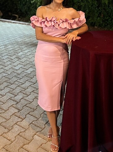 Pembe Elbise