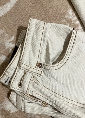 Stradivarius Stradivarius beyaz kot pantolon