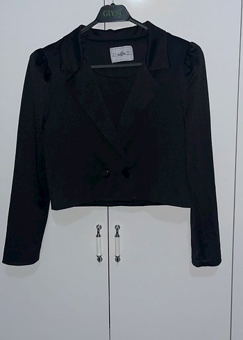 Trendyol & Milla Düğmeli Siyah Kısa Kesim Kadın Blazer Ceket