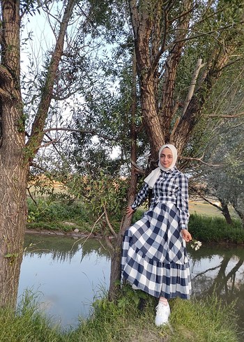 s Beden Drapeli Uzun Kareli Kadın Elbise