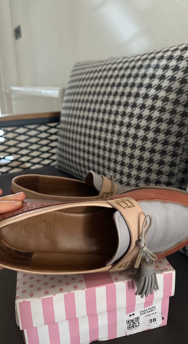 Bej Deri Yılan Desenli Tokalı Kadın Oxford Ayakkabı - Görsel 2