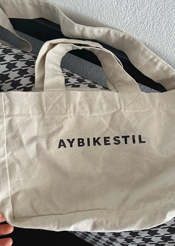 Beyaz Baskılı Kadın Günlük Çanta - Görsel 2