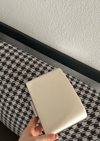 venüs Beyaz Metal Tokalı Kadın Portföy Çanta - Görsel 5