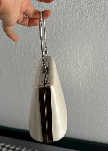 venüs Beyaz Metal Tokalı Kadın Portföy Çanta - Görsel 2