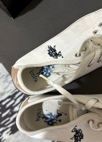 Beyaz Minimalist Stiletto Topuklu Kadın Spor Ayakkabı - Görsel 4