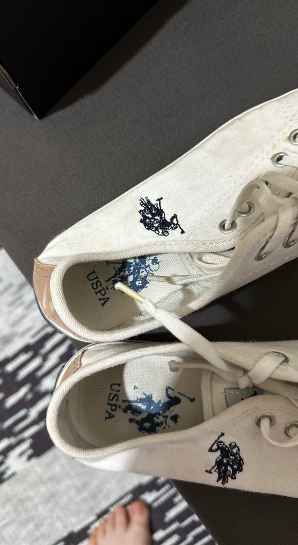 Beyaz Minimalist Stiletto Topuklu Kadın Spor Ayakkabı - Görsel 4