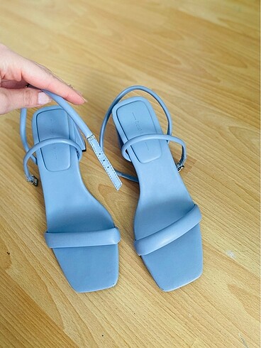 Bershka 39 numara
