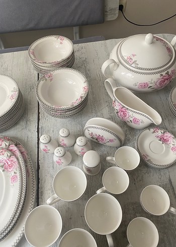 Gül Desenli Beyaz Porselen Yemek Takımı - Görsel 4