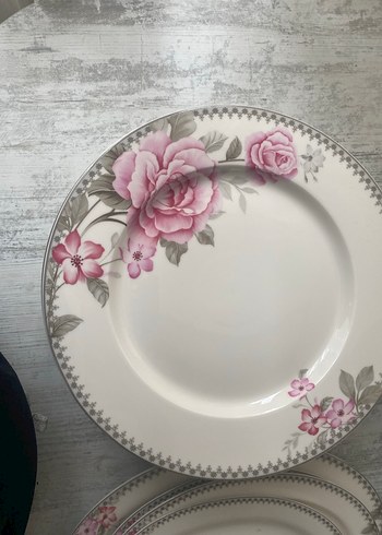 Gül Desenli Beyaz Porselen Yemek Takımı - Görsel 2