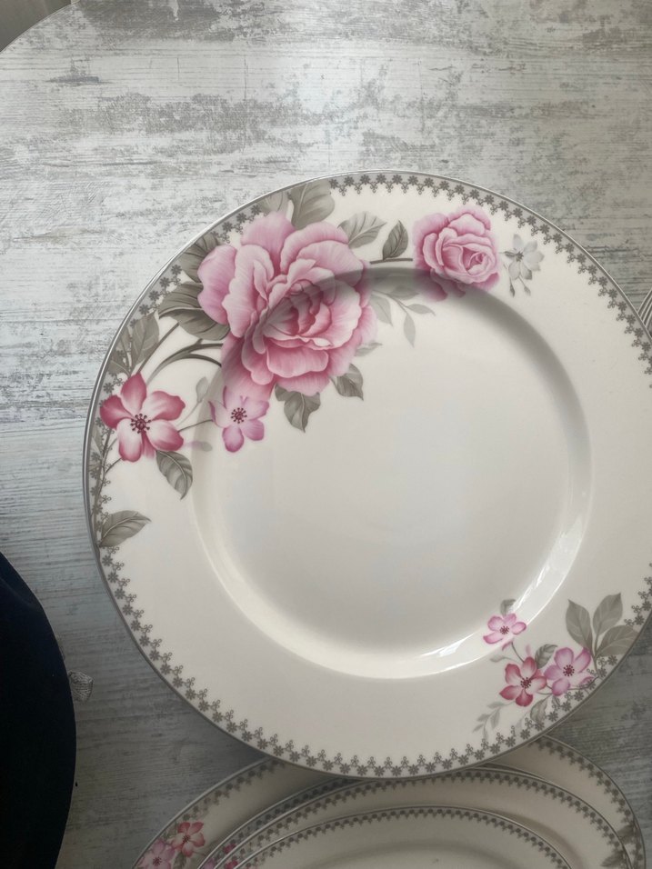 Gül Desenli Beyaz Porselen Yemek Takımı - Görsel 2