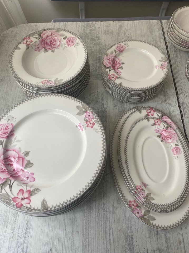 Gül Desenli Beyaz Porselen Yemek Takımı - Görsel 3