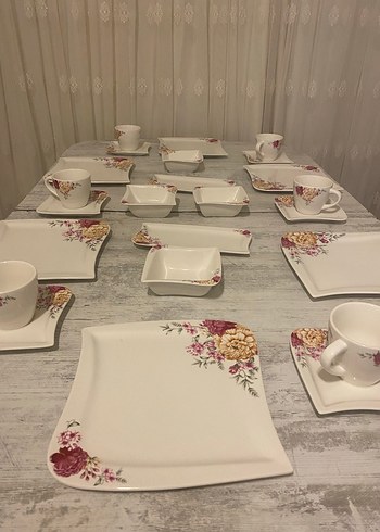 Beyaz Çiçek Desenli Porselen Yemek Takımı - Görsel 2