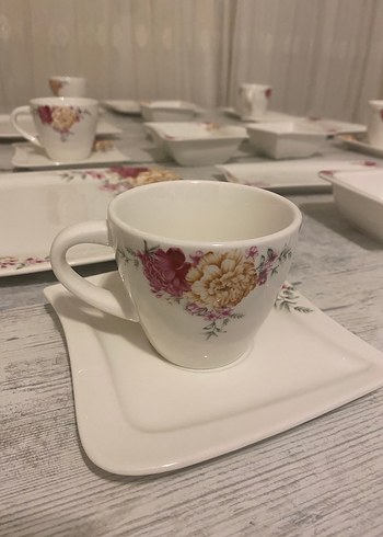 Beyaz Çiçek Desenli Porselen Yemek Takımı - Görsel 4