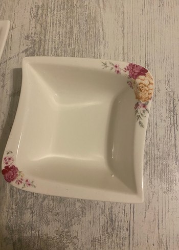 Beyaz Çiçek Desenli Porselen Yemek Takımı - Görsel 5