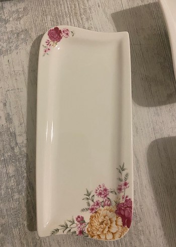 Beyaz Çiçek Desenli Porselen Yemek Takımı - Görsel 7