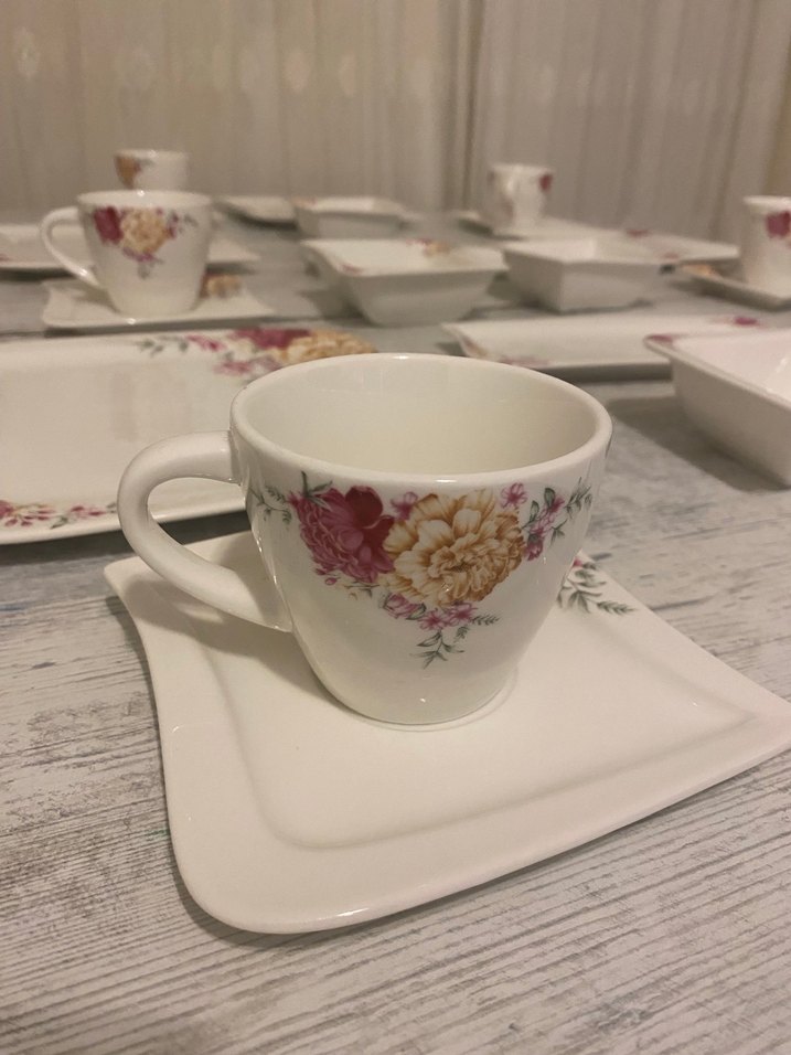 Beyaz Çiçek Desenli Porselen Yemek Takımı - Görsel 4