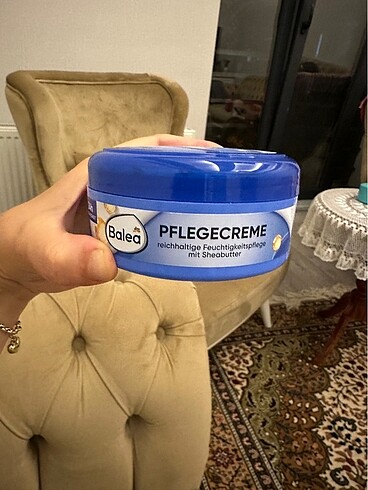 Balenciaga Almanya balea kremi