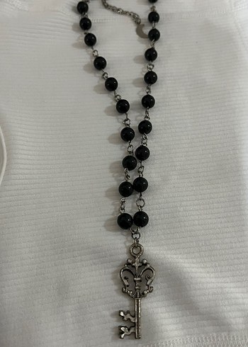 Siyah Boncuklu Anahtarlı Uzun Gotik Kolye