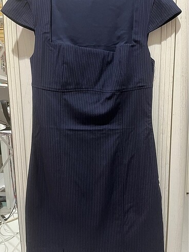 Bershka çizgili yırtmaçlı elbise