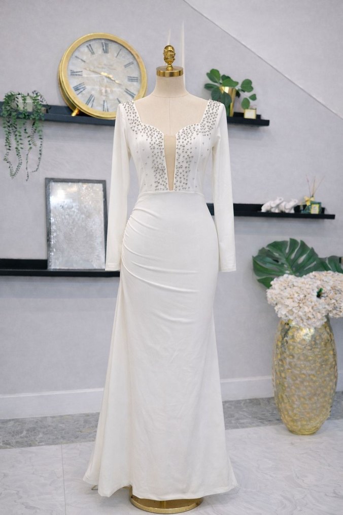 kumaş tül aksesuarlı beyoğlu inci cakımlı yırtmaçlı elbise - Görsel 3