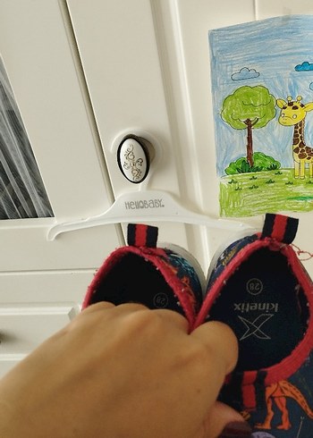 Çocuklar için Renkli Baskılı Kaydırmaz Terlik - Görsel 4